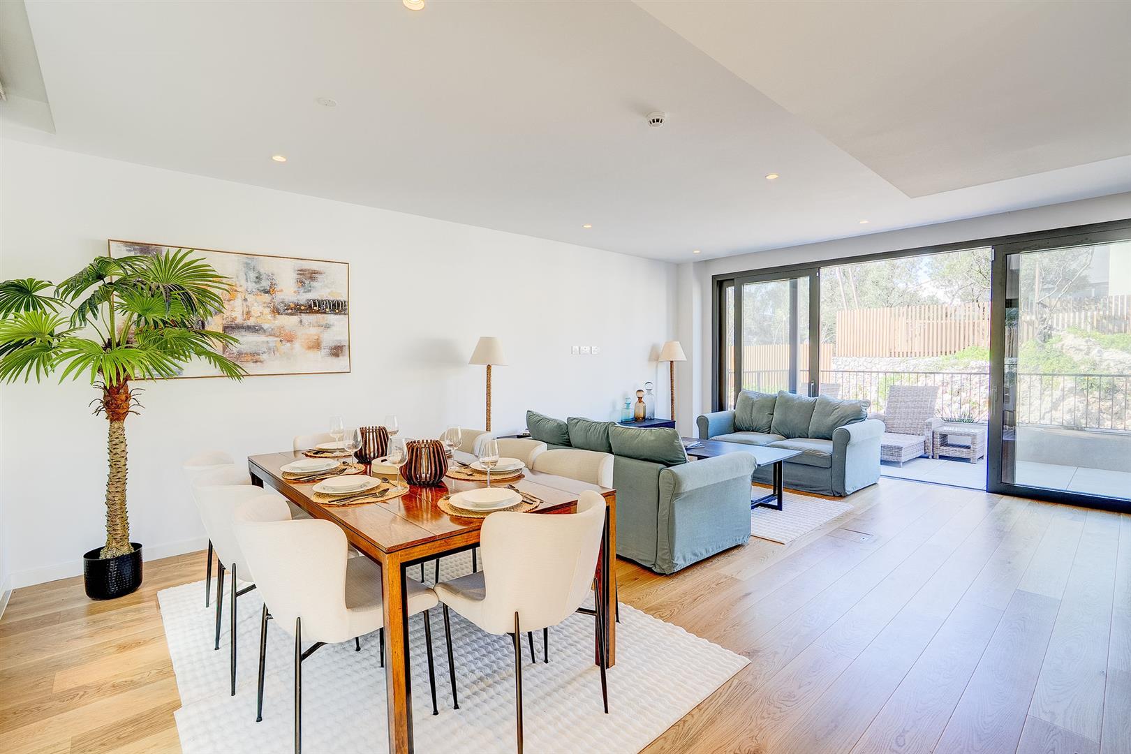 Image of House - 4 Bedrooms - 3 Bathrooms for Sale in North Gorge-Gibraltar, Image 8